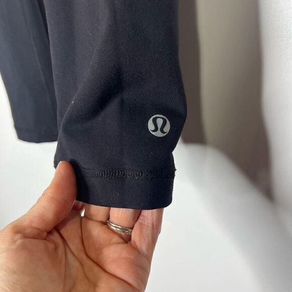 Lululemon Wunder Under Crop Capri Full On Luon Reversible Floral Quilt - Picture 9 of 12